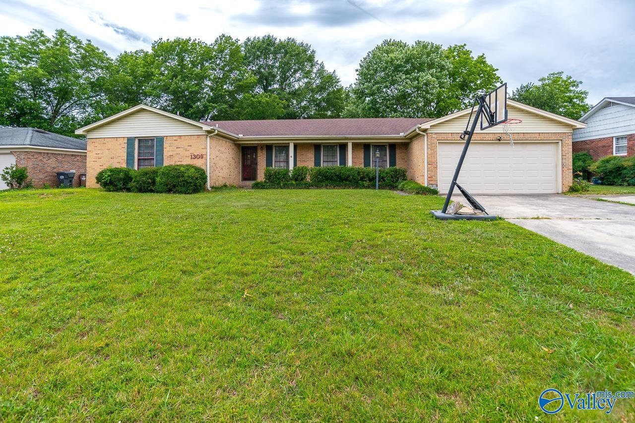 Cantwell Ave, Decatur, AL 35601
