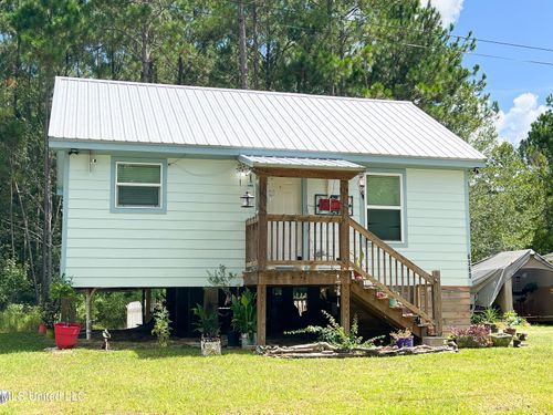 6260 E Oktibbeha St, Bay Saint Louis, MS, 39520-8240 | Card Image