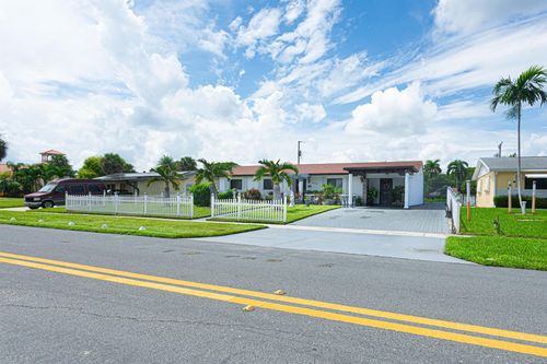 3709 Australian Ct, West Palm Beach, FL, 33407-3909 | Card Image