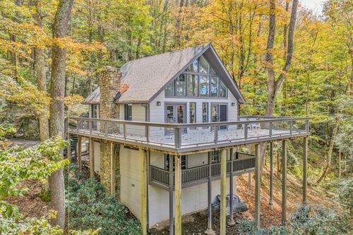 975 Hillside Rd, Linville, NC, 28646-8299 | Card Image