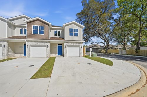927 Kenzie Ln, Fort Walton Beach, FL, 32547-2495 | Card Image
