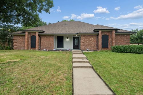 5600 Bogota Dr, North Richland Hills, TX, 76180-6562 | Card Image