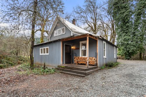 441 Tunnel Rd, Glendale, OR, 97442-9707 | Card Image