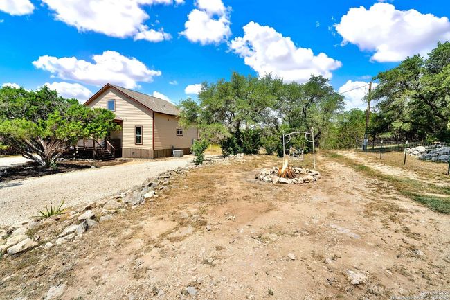3363 English Crossing Rd, House other with 3 bedrooms, 4 bathrooms and null parking in Bandera TX | Image 27