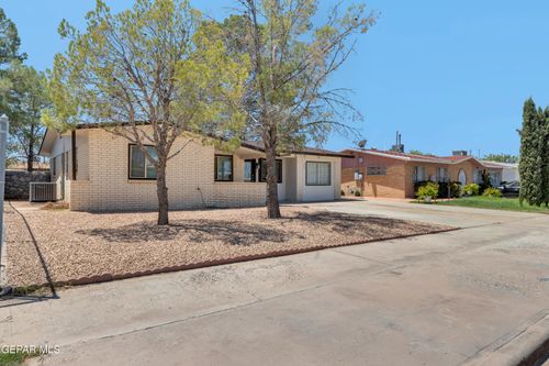 228 Caribe Cir, El Paso, TX, 79927-2828 | Card Image