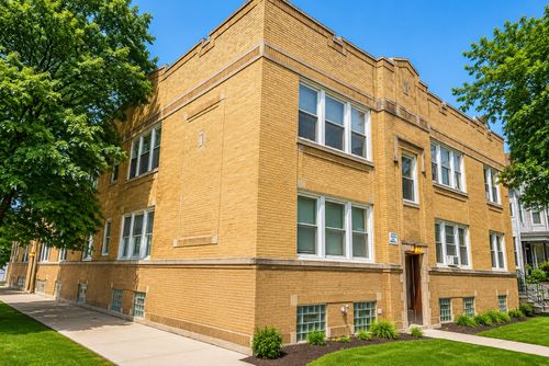 2e-4860 W Byron Street, Chicago, IL, 60641 | Card Image