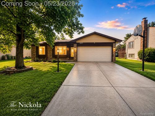 2634 Avalon Dr, Troy, MI, 48083-5917 | Card Image