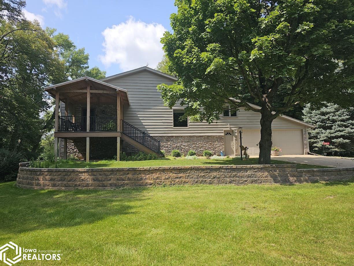 Maple Dr, Lake Mills, IA 50450