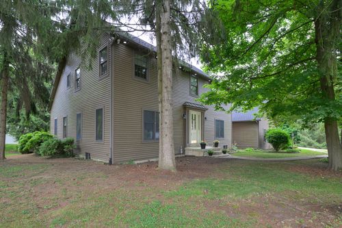 1316 Woodglen Cir, Bellefontaine, OH, 43311-9120 | Card Image