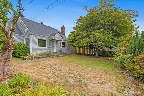 7121 Rainier Dr, Everett, WA, 98203-5106 | Card Image