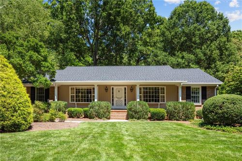 2922 Round Hill Rd, Greensboro, NC, 27408-3733 | Card Image