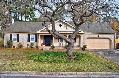 533 Briarfield Dr, Chesapeake, VA, 23322-5645 | Card Image