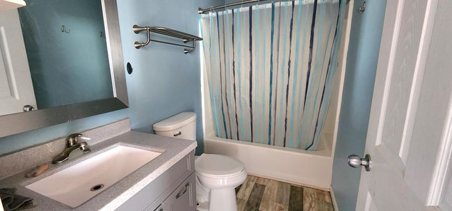 Full bath main level | Image 6