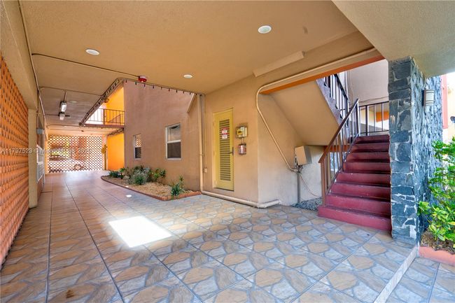 APT-220 - 6095 W 19 Th Ave, Condo with 2 bedrooms, 2 bathrooms and null parking in Hialeah FL | Image 28