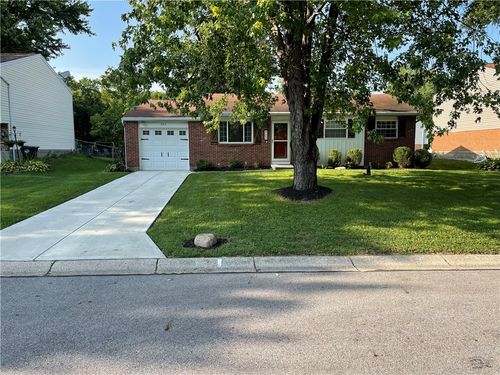 902 W Martindale Rd, Englewood, OH, 45322-2928 | Card Image