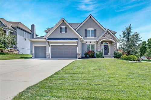 22915 W 47th Ter, Shawnee, KS, 66226-7814 | Card Image