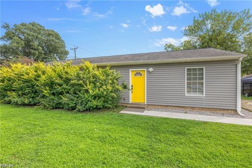 9429 Chesapeake St, Norfolk, VA, 23503-1954 | Card Image