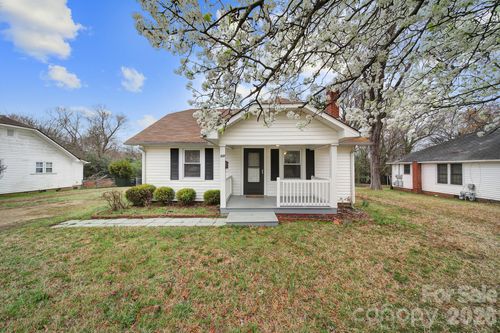 691 Harris St Nw, Concord, NC, 28025-4354 | Card Image