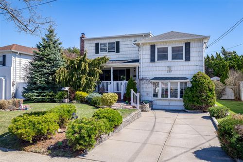 228 Mckinley Ave, Island Park, NY, 11558-1319 | Card Image