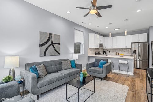 4024 S Calumet Ave, CHICAGO, IL, 60653-2283 | Card Image