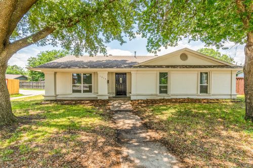 1317 Mount Vernon Dr, Mesquite, TX, 75149-1949 | Card Image