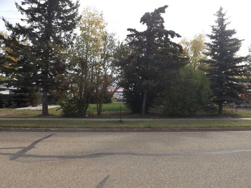 5017 47 St, Killam, AB, T0B0G7 | Card Image