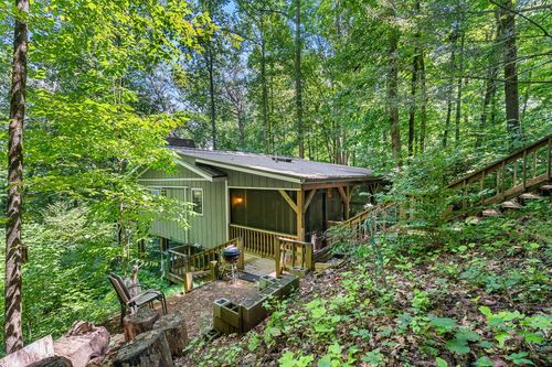 231 Dogwood Cir, Hayesville, NC, 28904-4781 | Card Image