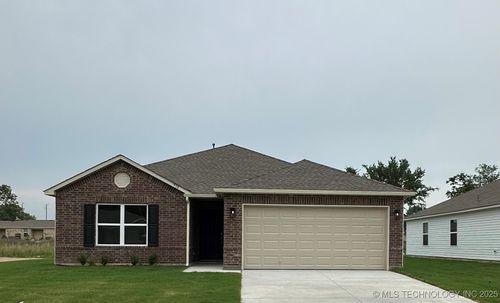 8314 E Queens Street, Broken Arrow, OK, 74014 | Card Image