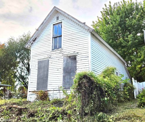 1309 S 10th St, Burlington, IA, 52601-3860 | Card Image