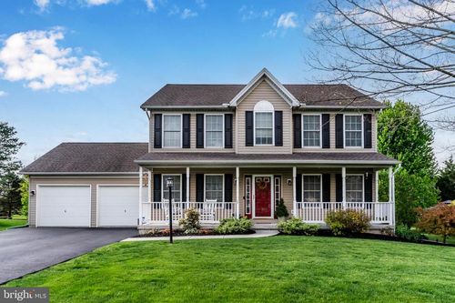 37 W Eppley Dr, CARLISLE, PA, 17015-4398 | Card Image