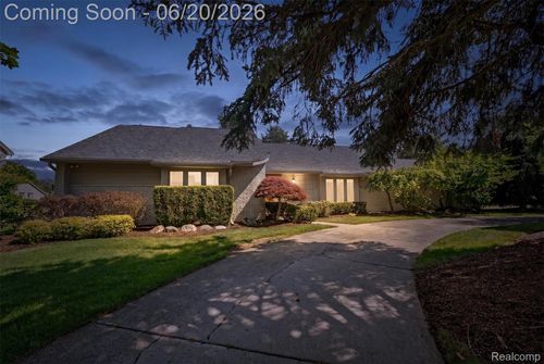 4771 Mada Ct, West Bloomfield, MI, 48322-2229 | Card Image