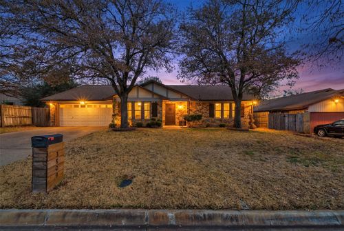 3809 Melstone Dr, Arlington, TX, 76016-2754 | Card Image