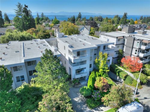 103-2125 California Ave Sw, Seattle, WA, 98116-2186 | Card Image