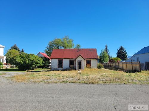415 Elm St, Mackay, ID, 83251-7734 | Card Image