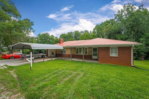 121 Pat Carr Ln, Alpine, TN, 38543-6170 | Card Image