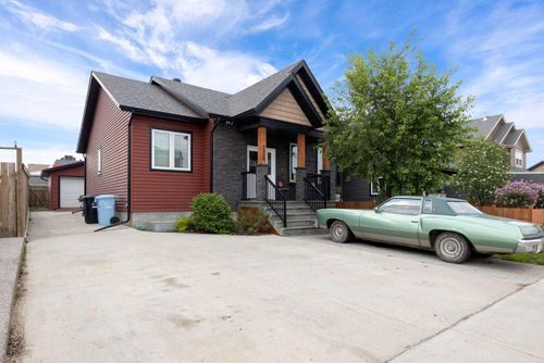 226 Arsenault Cres, Fort Mcmurray, AB, T9J1J2 | Card Image