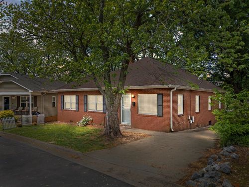 330 Clover St, Mooresville, NC, 28115-2408 | Card Image