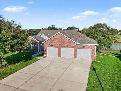 12554 Prestwick Ln, Kansas City, KS, 66109-3278 | Card Image