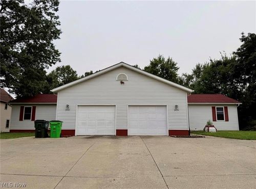 2672-2670-2672 Graham Rd, Stow, OH, 44224-3663 | Card Image