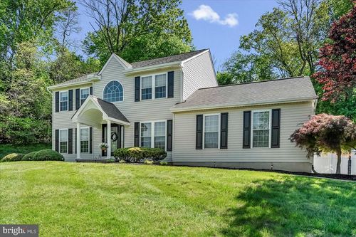 3265 Charles Griffin Dr, Garnet Valley, PA, 19060-2206 | Card Image