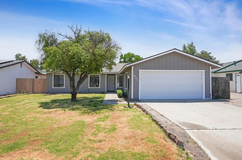 917 Moffat Dr, Hanford, CA, 93230-2230 | Card Image