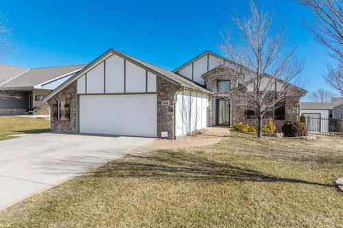 1218 N Hamilton Cir, Derby, KS, 67037-9062 | Card Image