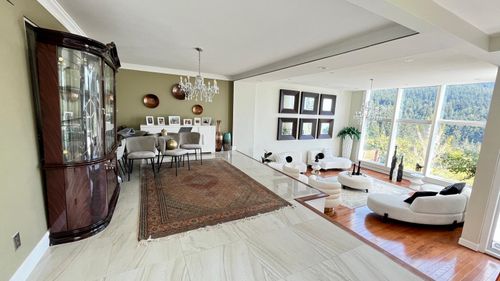 4992 Pinetree Cres, West Vancouver, BC, V7W3A3 | Card Image
