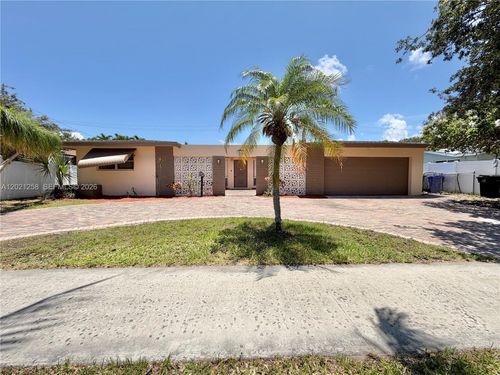 2020 Ne 62nd St, Fort Lauderdale, FL, 33308-2138 | Card Image