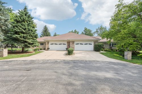 18-18 Coventry Chase, Joliet, IL, 60431-9250 | Card Image