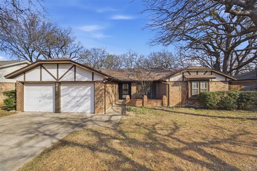 5917 Pleasant Wood Trail, Arlington, TX, 76016 | Card Image