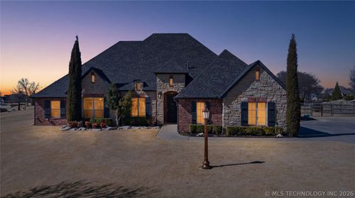 6502 Oakwood Cir, Owasso, OK, 74055-7456 | Card Image