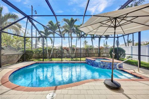 684 98th Ave N, NAPLES, FL, 34108-2222 | Card Image