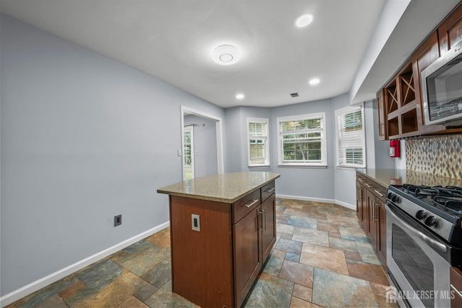 215 Nebula Rd, Townhouse with 3 bedrooms, 4 bathrooms and null parking in Piscataway NJ | Image 12