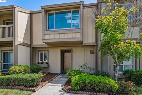 1104 Island Dr, Alameda, CA, 94502-6921 | Card Image